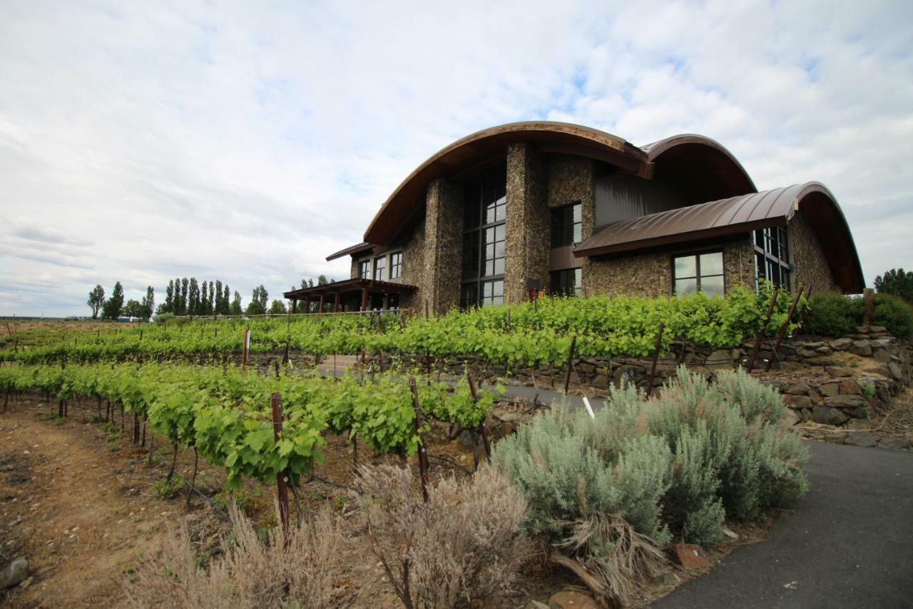 Columbia River Gorge Retreat At Cave B Ridge Quincy Exterior photo